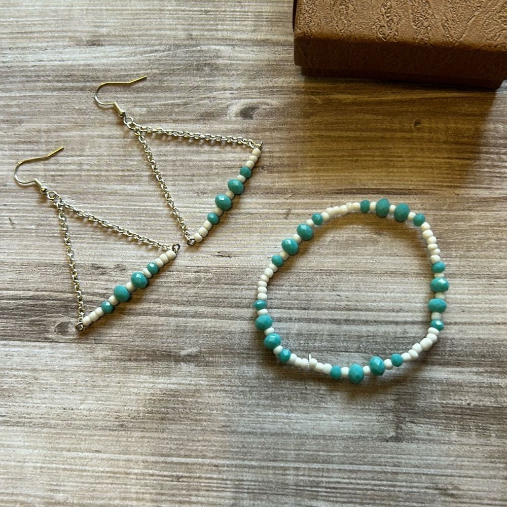 Handmade earrings seed beads, crystal and bracelet